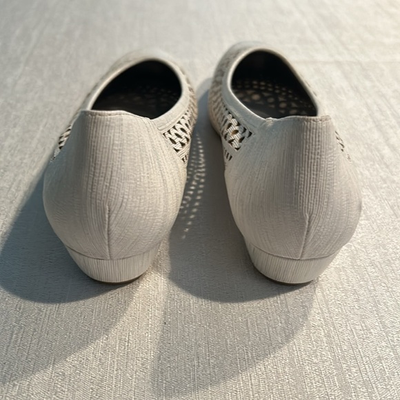 Ros Hommerson ‘Tina’ Flat Slip On Shoes w/ Hole Amazing quality Size 8 Like new - Picture 10 of 15